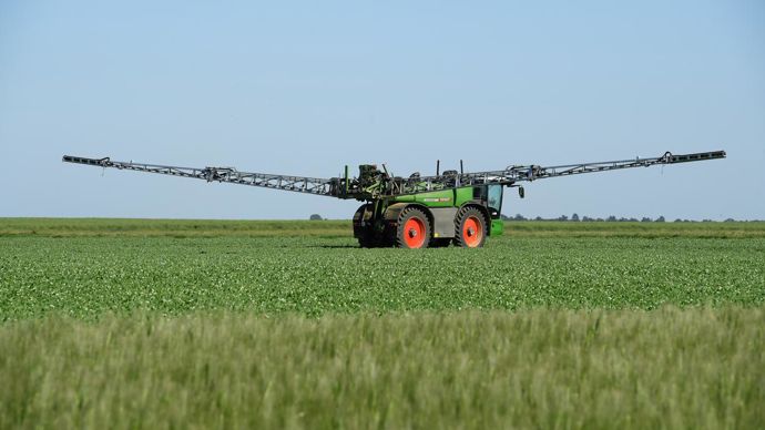 Cette baisse des ventes de produits phytosanitaires entraîne une baisse de la moyenne triennale, souligne le Gouvernement. © PHILIPPE MONTIGNY